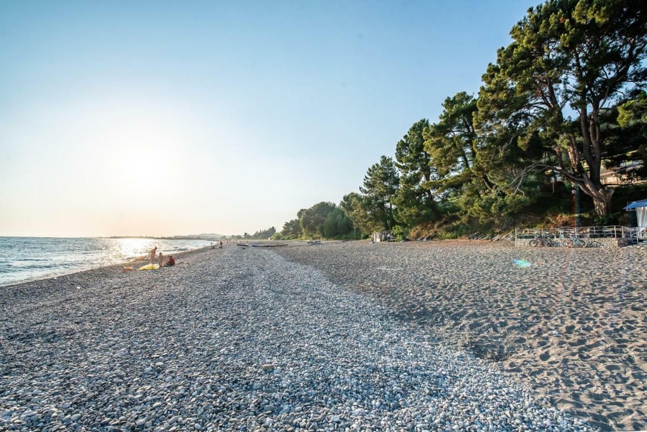 Park-Hotel Abkhazia Tsandrypsj Eksteriør bilde