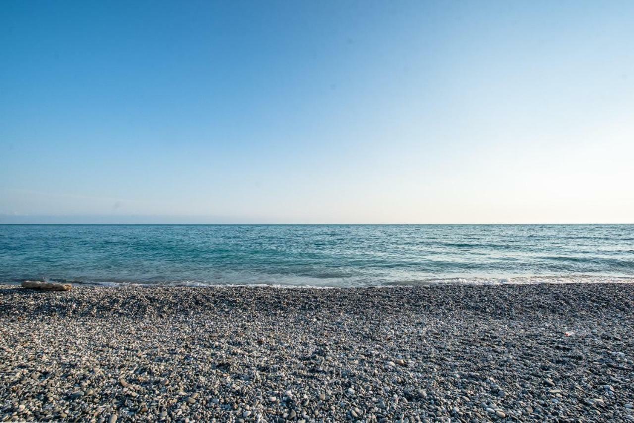 Park-Hotel Abkhazia Tsandrypsj Eksteriør bilde
